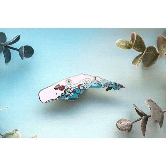 Waves Whale Pin - Gold Plated Sea Life & Nature Jewelry - Ocean Brooch - Picture 10 of 10